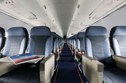 ОАК увеличила вместимость самолетов SSJ-100 благодаря новой 100-местной компоновке