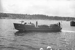 Доставляли продукты, эвакуировали людей: в ОСК рассказали о символе блокадного Ленинграда — тендере-плашкоуте