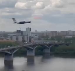 Тяжелый турбореактивный транспортник «Улыбайка» Ил-76 шокировал весь Нижний Новгород