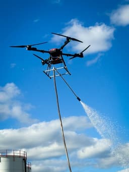 Беспилотник «Сварог» испытали для тушения пожара на высоте 60 метров 