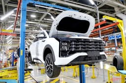 С просторным салоном и огромным багажником: кроссовер «Москвич 8» поставили на конвейер