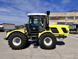 С улучшенной шумоизоляцией и комфортной кабиной: модернизированный сельскохозяйственный трактор КРТ-240 выпустили на заводе в Белгороде