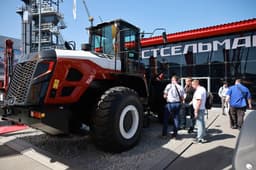 С усиленной стальной рамой: «Ростсельмаш» представит фронтальный погрузчик WL 530 на выставке CTT Expo 2025