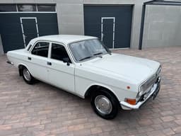 Раритет советского автопрома: «Волгу» ГАЗ-24-10 1987 года выпуска продают в Германии