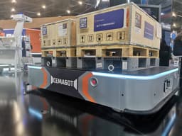 Грузовик-«Сёмабот» и дрон «Снегирь-2»: мобильный робот и новый беспилотник представят на выставке «Иннопром»