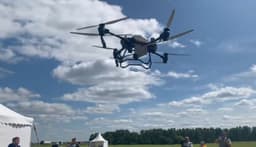 Заменит трактор в борьбе с сорняками: двухметровый дрон представили в Калуге