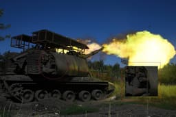 Defence blog: Российские военные защищают боковые проекции 2С19 «Мста-С» с помощью брёвен 