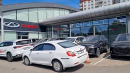 В Петербурге на дилерских центрах Chery появились вывески нового российского бренда Tenet