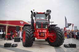 Самый мощный трактор в мире BELARUS 5425 Titan выходит на рынок