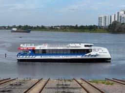 Скоростной катамаран «Форт Шанец» спустили на воду в Петербурге