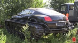 Bentley «Волга» на гусеничном ходу обнаружили полицейские Санкт-Петербурга во время рейда по автомастерским