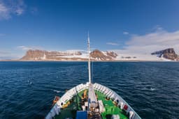 Экспедиция АПУ-2025 на научно-исследовательском судне «Профессор Молчанов» выполнила 56 остановок 