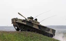 Производитель БМП-3 и БМД-4М поторопил поставщиков комплектующих через суд