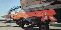 Гибрид ракеты и дрона: истребители Су-57 начали применять новый боеприпас С-71