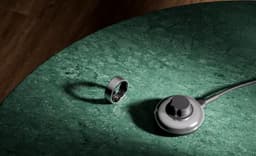 Запуск в продажу умного кольца с ИИ Sber Smart Ring снова перенесли