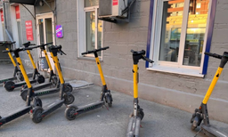 Новое устройство для быстрой замены аккумуляторов электросамокатов создали новосибирские учёные из НГТУ НЭТИ 