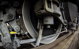 Улучшающий тормозные колодки для скоростных поездов материал создали учёные из Института физики прочности и материаловедения СО РАН 