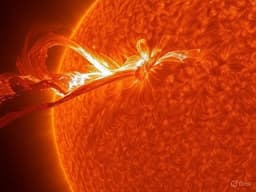 Длилась 72 минуты: мощную вспышку зафиксировали на Солнце 