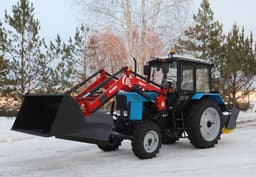 With a D-243S2 diesel engine with 81 hp: UDKM-1 and UDKM-3 municipal vehicles based on BELARUS 82.1 tractors were shown in Kazan