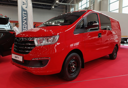 Новую модификацию легкого заднеприводного фургона SF1 из Елабуги представила компания Sollers