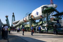 Ракету «Союз-2.1б» с биоспутником «Бион-М» №2 установили на Байконуре