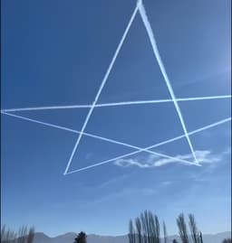 American F-22s "Drew" a Star in the Sky After the Arrival of a Wide-Body Il-96-300