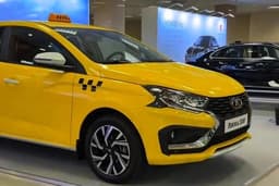 Lada Iskra SW и Lada Aura представили на МЕФТ в таксомоторных версиях