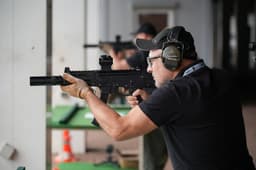 «Калашников» впервые представил укороченный автомат АК-15К и малогабаритный АК-15СК