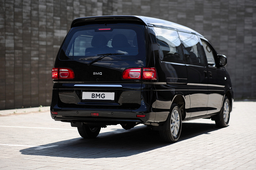 Грузовой фургон и пассажирский микроавтобус от местной марки BMG начали продавать в Белоруссии 