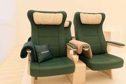 Новый двухэтажный поезд «Буревестник» появится в России: РЖД представили макет локомотива