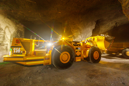 Первая погрузочно-доставочная машина МоАЗ-4076 для шахт поступила на работы в «Норникель»