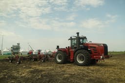 С 433-сильным двигателем КАМАЗ: трактор «Ростсельмаш 2405» получил новое «сердце»