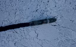 Северный флот впервые показал испытания атомного ледокола с зениткой на борту