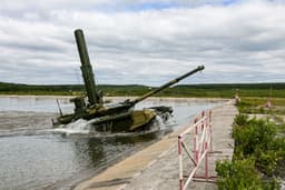 Западные Abrams, Challenger и Leopard устарели: российские специалисты нашли в них много недостатков