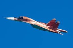 Россия поставит за рубеж Су-34 с фарами от Су-57 и новым БКО: у штатных самолётов таких «примочек» нет