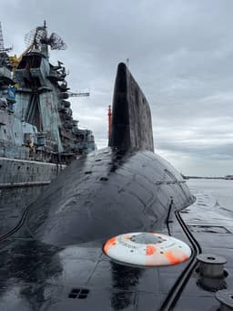 Появилось фото крейсера «Адмирал Ушаков» и подлодки «Дмитрий Донской» перед утилизацией