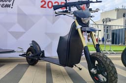 Концерн «Калашников» впервые представил электросамокат «Иж-ScootWay» своей разработки на выставке военной техники в День оружейника