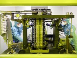 Фундамент для развития отечественной электроники: первый фотолитограф поставят заказчику