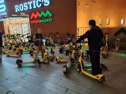 Водителей электросамокатов хотят заставить получать водительские удостоверения