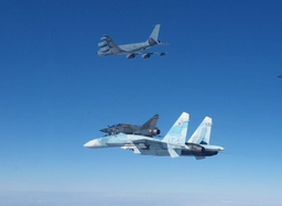 Истребители-перехватчики Су-27СМ начали оснащать ракетами класса «воздух-воздух» Р-27ЭР с увеличенной дальностью до 110 км