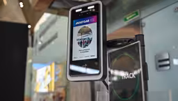 Посадку на самолёт по биометрии в тестовом режиме запустят в Пулково в 2026 году