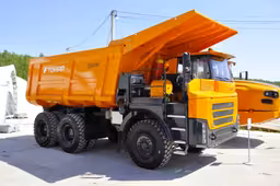 Для скальных пород и угля: новый карьерный самосвал «Тонар-7504» начал проходить испытания 