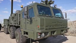 РСЗО «Сарма», САУ «Мальва», дрон-камикадзе V2U и пулемёт ГШГ-7,62 показали Медведеву на полигоне Капустин Яр