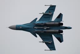 First Photo of New Long-Range Bomb with Jet Booster for Su-34 Appears