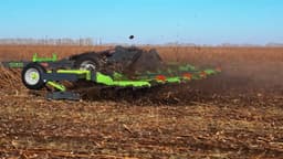 Высокоскоростной фермерский ножевой каток-измельчитель МК-12 «Бритва» испытали в поле