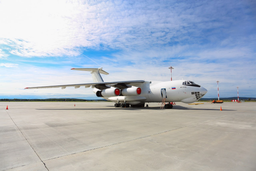 Российский военный транспортник Ил-76ТД доставил в Венесуэлу неизвестный груз