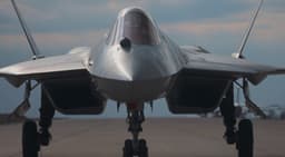 Су-57 показали в деле: ОАК опубликовала свежие кадры новейшего истребителя