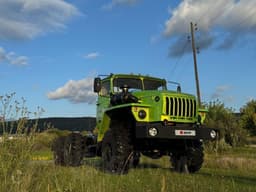"Reassembled": The legendary acid-green Ural 55571 is being sold after a complete disassembly to the frame