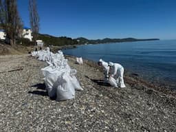 Tuapse lucha contra el fueloil tras el ataque de drones: no hay suficientes voluntarios incluso con limpieza las 24 horas
