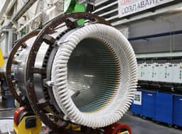 Import-substituted icebreaker engine, capable of breaking 1.5-meter ice, created by RED